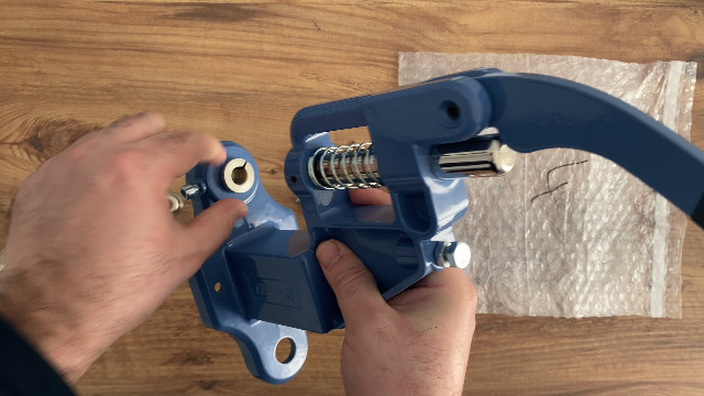Amazon.com: Leather Hand Press Machine kit for Setting Rivets